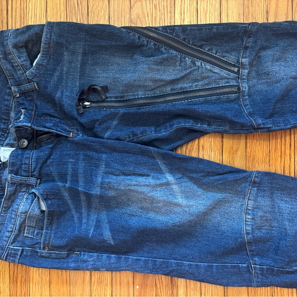 VENUS Women's Relaxed Blue Jeans with Zipper Detail - Picture 1 of 4